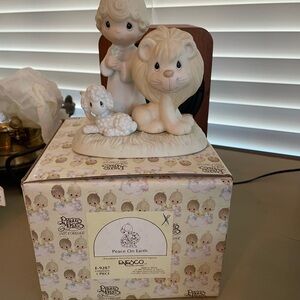 Precious Moments Cream Peaceful Figurine